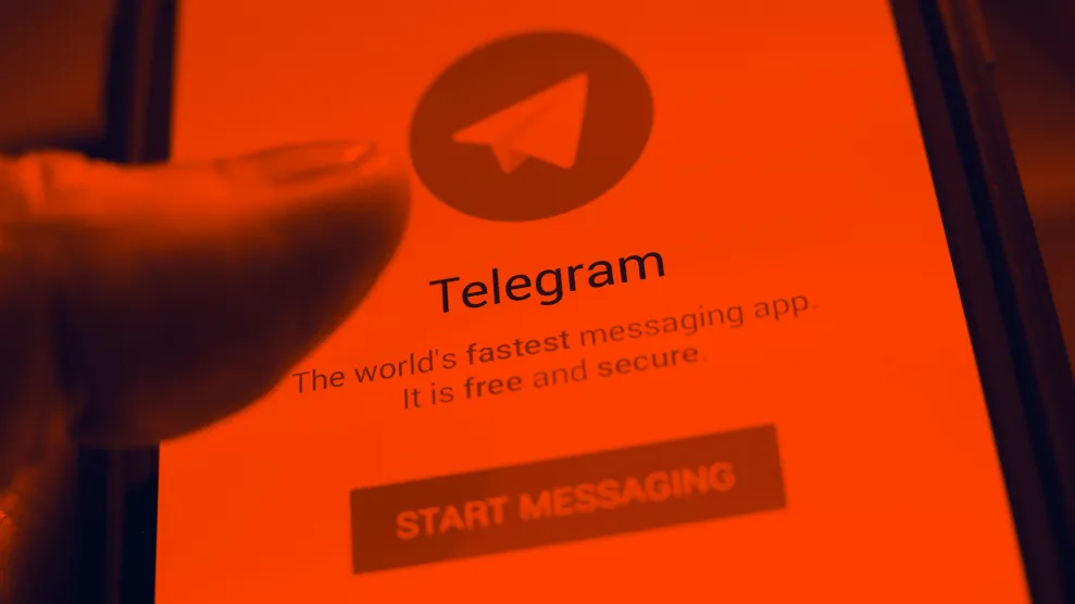 20190918_telegram-phone-red_2000